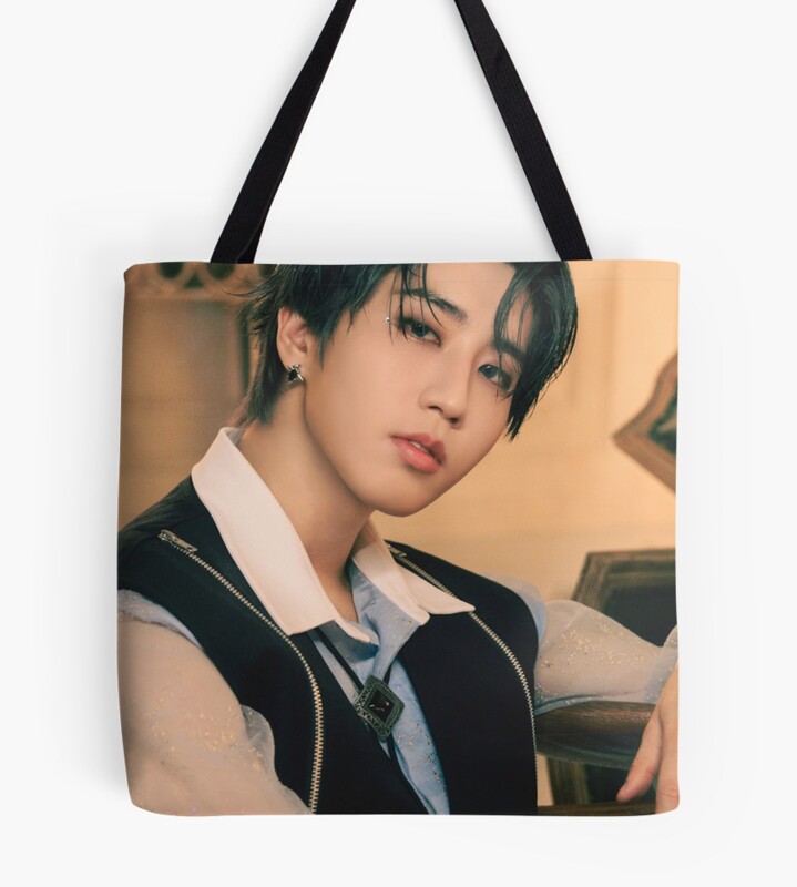 tb1040x1040large-c1198800800-bgf8f8f8.u8-10.jpg tb1040x1040large c1198800800 bgf8f8f8.u8 10 - Stray Kids EU Store