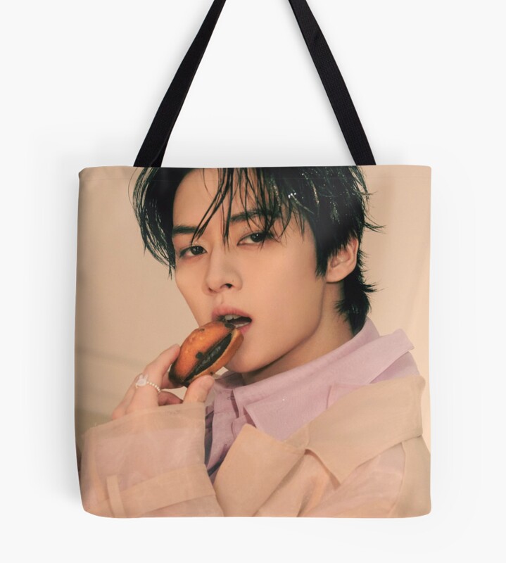 tb1040x1040large-c1198800800-bgf8f8f8.u8-16.jpg tb1040x1040large c1198800800 bgf8f8f8.u8 16 - Stray Kids EU Store