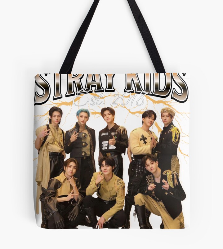 tb1040x1040large-c1198800800-bgf8f8f8.u8-17.jpg tb1040x1040large c1198800800 bgf8f8f8.u8 17 - Stray Kids EU Store