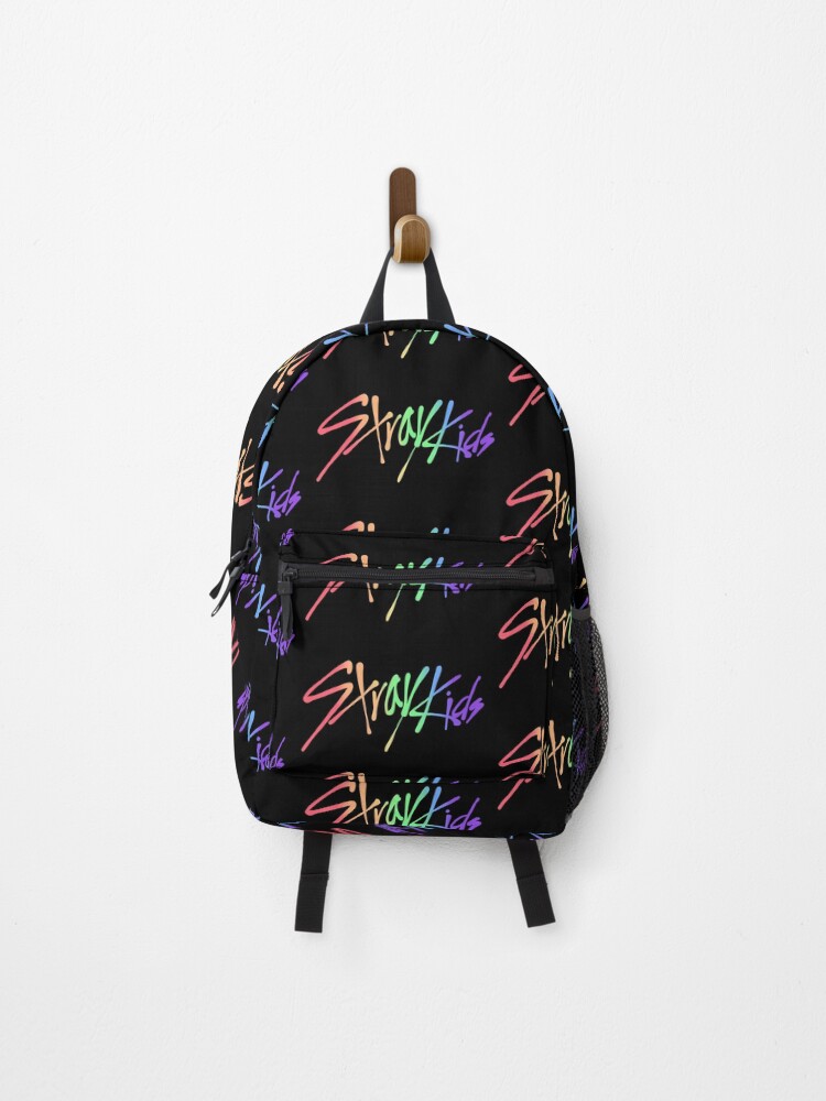 urbackpack_frontwide_portrait750x1000-12.jpg urbackpack frontwide portrait750x1000 12 - Stray Kids EU Store