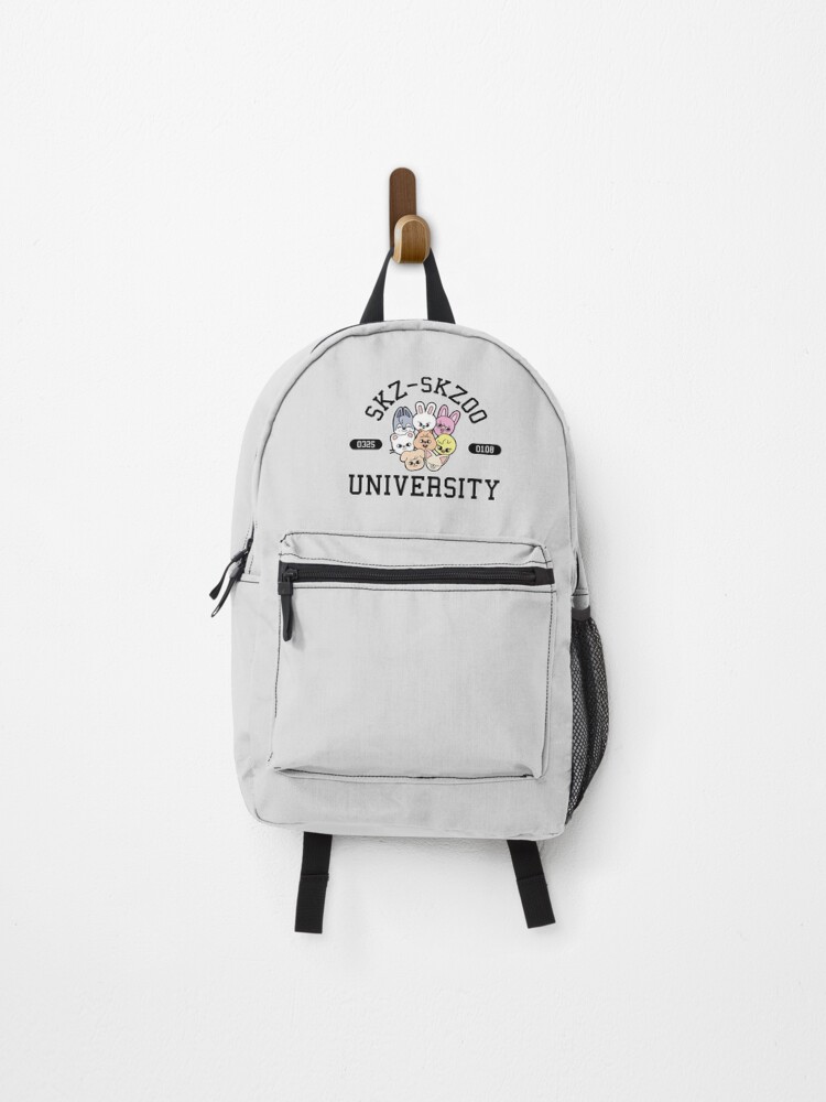 urbackpack_frontwide_portrait750x1000-18.jpg urbackpack frontwide portrait750x1000 18 - Stray Kids EU Store