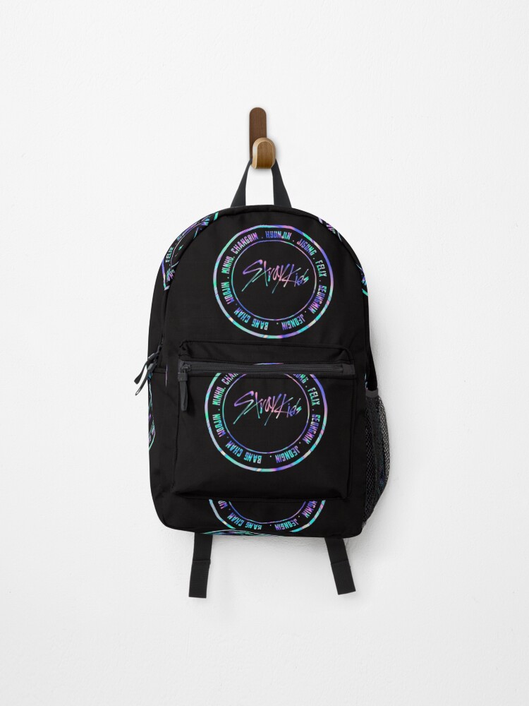 urbackpack_frontwide_portrait750x1000-8.jpg urbackpack frontwide portrait750x1000 8 - Stray Kids EU Store