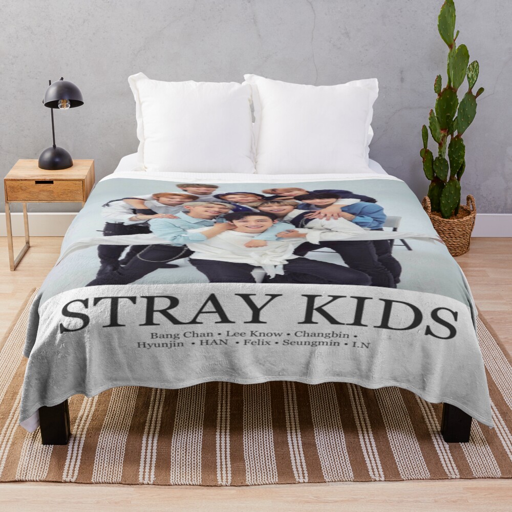 urblanket_large_bedsquarex1000.1u2-19.jpg urblanket large bedsquarex1000.1u2 19 - Stray Kids EU Store