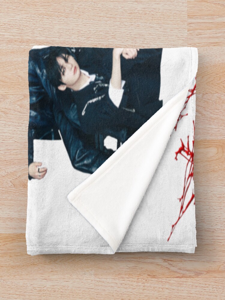 urblanket_medium_foldwide_portraitx1000.1u8-25.jpg urblanket medium foldwide portraitx1000.1u8 25 - Stray Kids EU Store