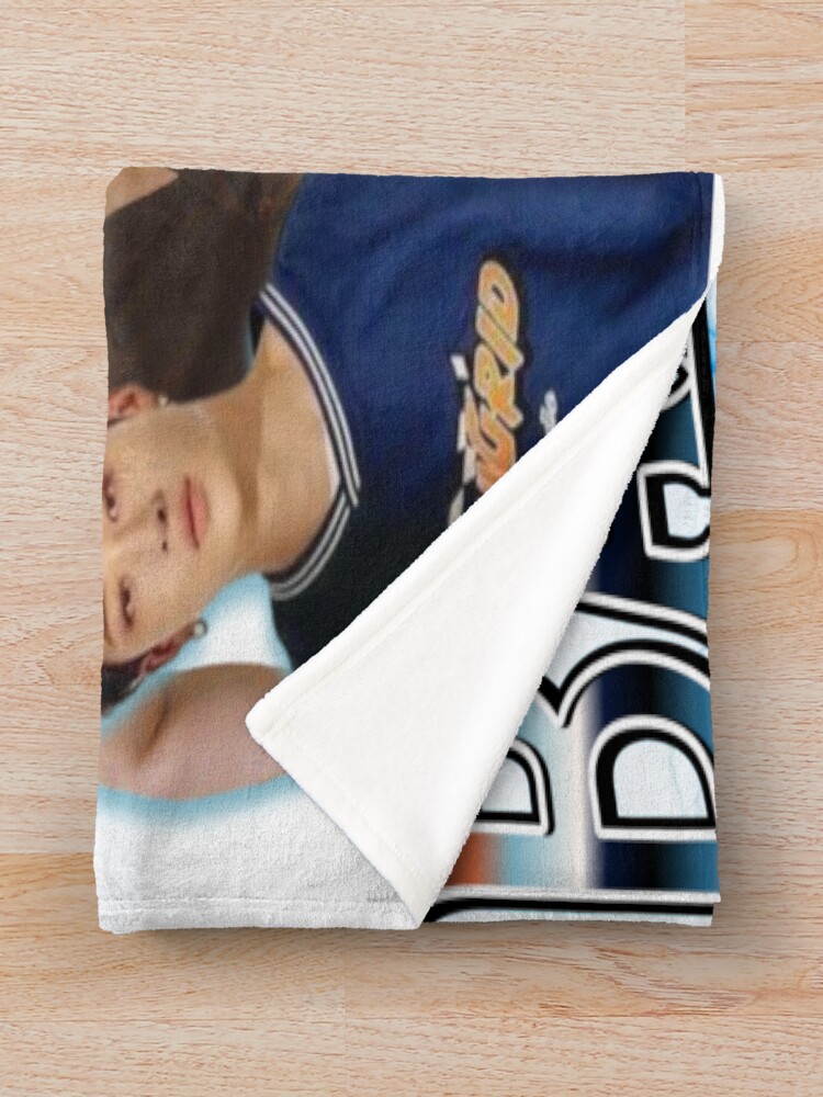 urblanket_medium_foldwide_portraitx1000.1u8-40.jpg urblanket medium foldwide portraitx1000.1u8 40 - Stray Kids EU Store