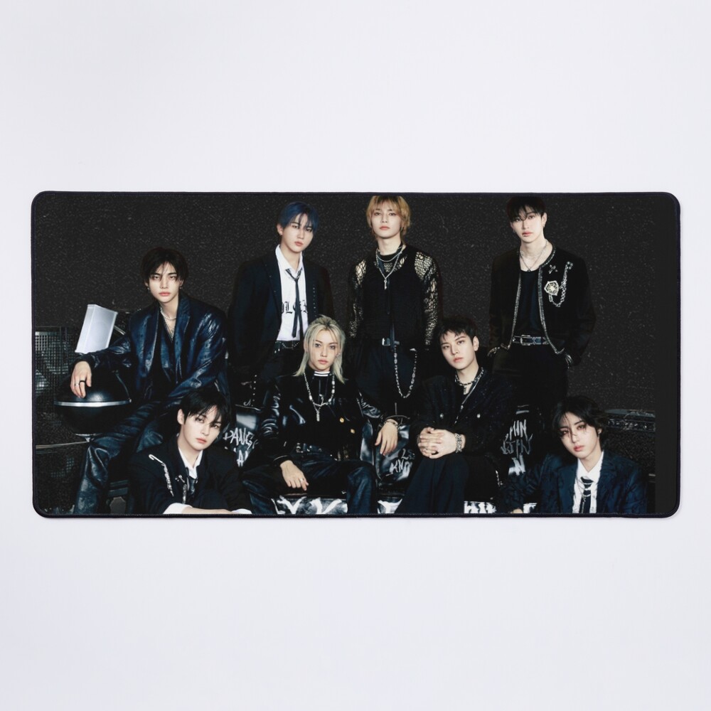 urdesk_mat_flatlaysquare1000x1000-27.jpg urdesk mat flatlaysquare1000x1000 27 - Stray Kids EU Store